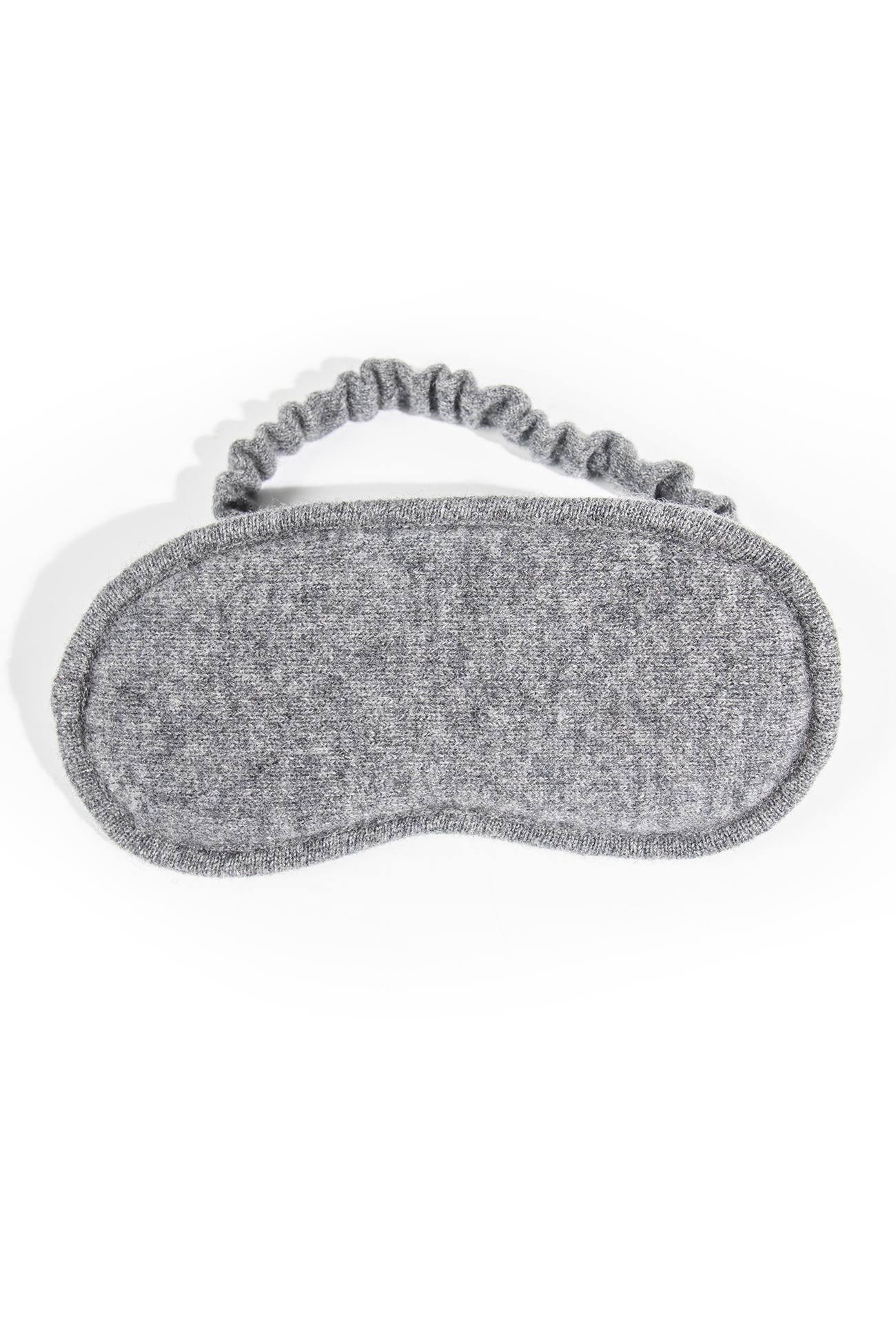 THE CASHMERE TRAVEL SET