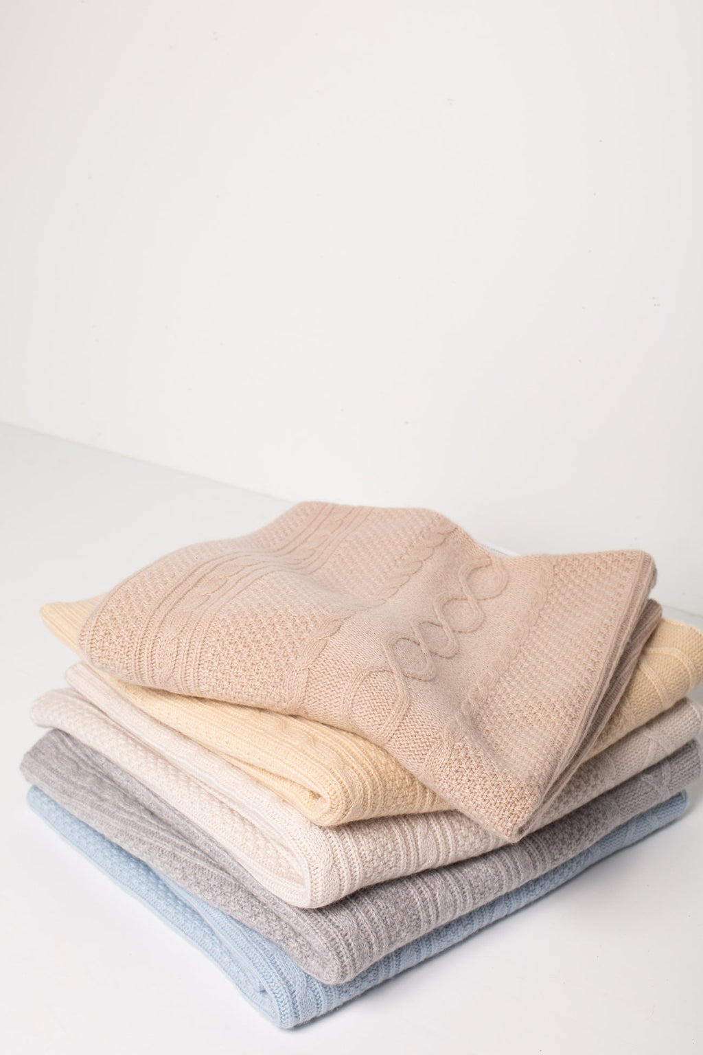 CABLE CASHMERE BABY BLANKET