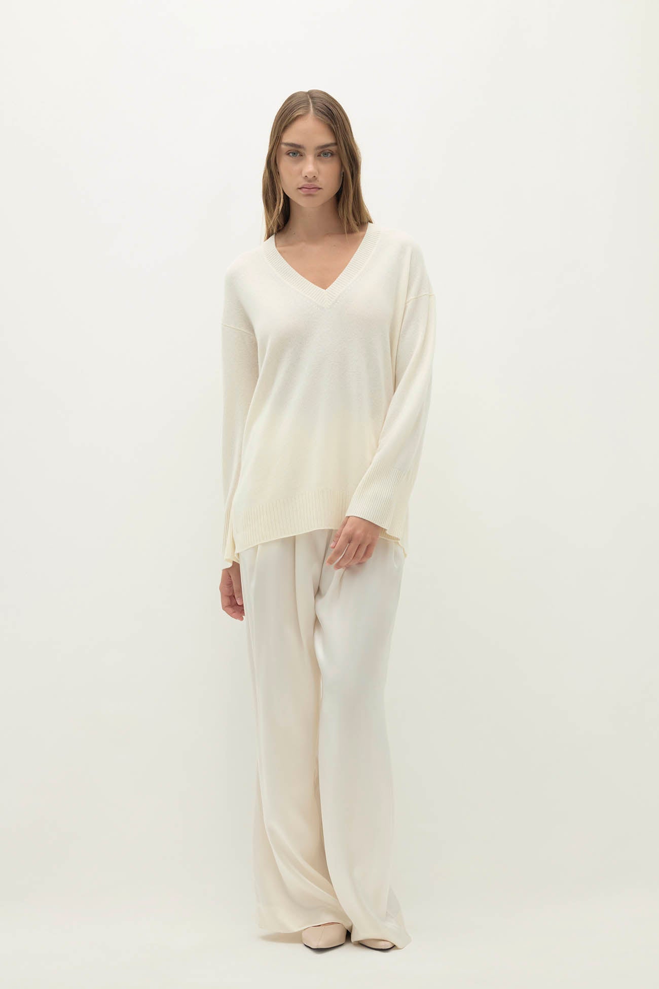 VIOLA V-NECK CASHMERE SWEATER