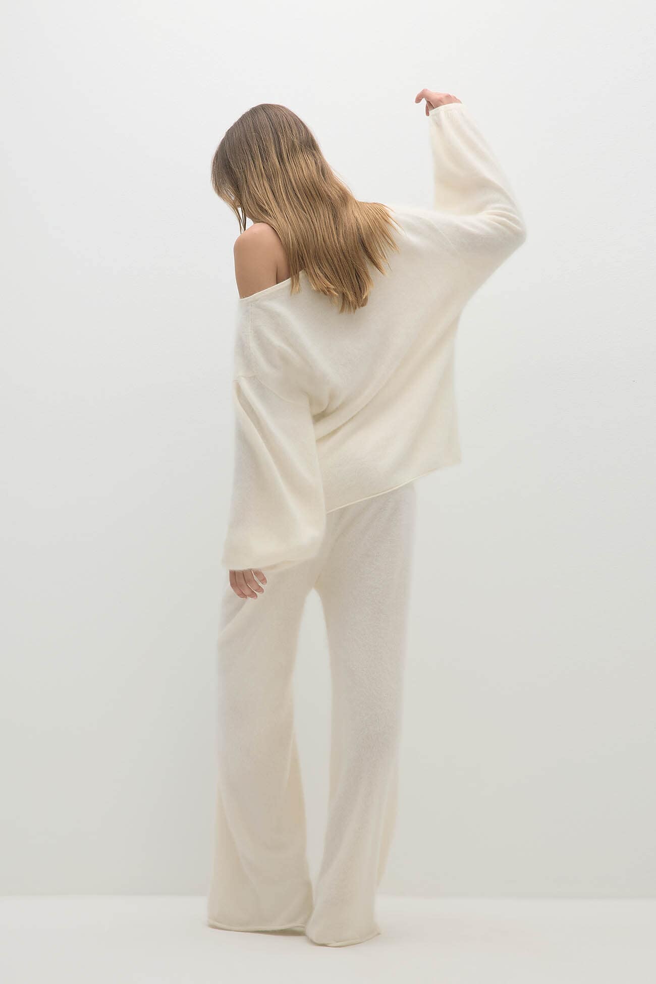 PENELOPE BRUSHED CASHMERE OFF THE SHOULDER SWEATER