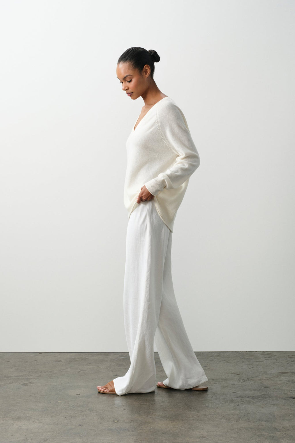 HARLYN CASHMERE V-NECK SWEATER