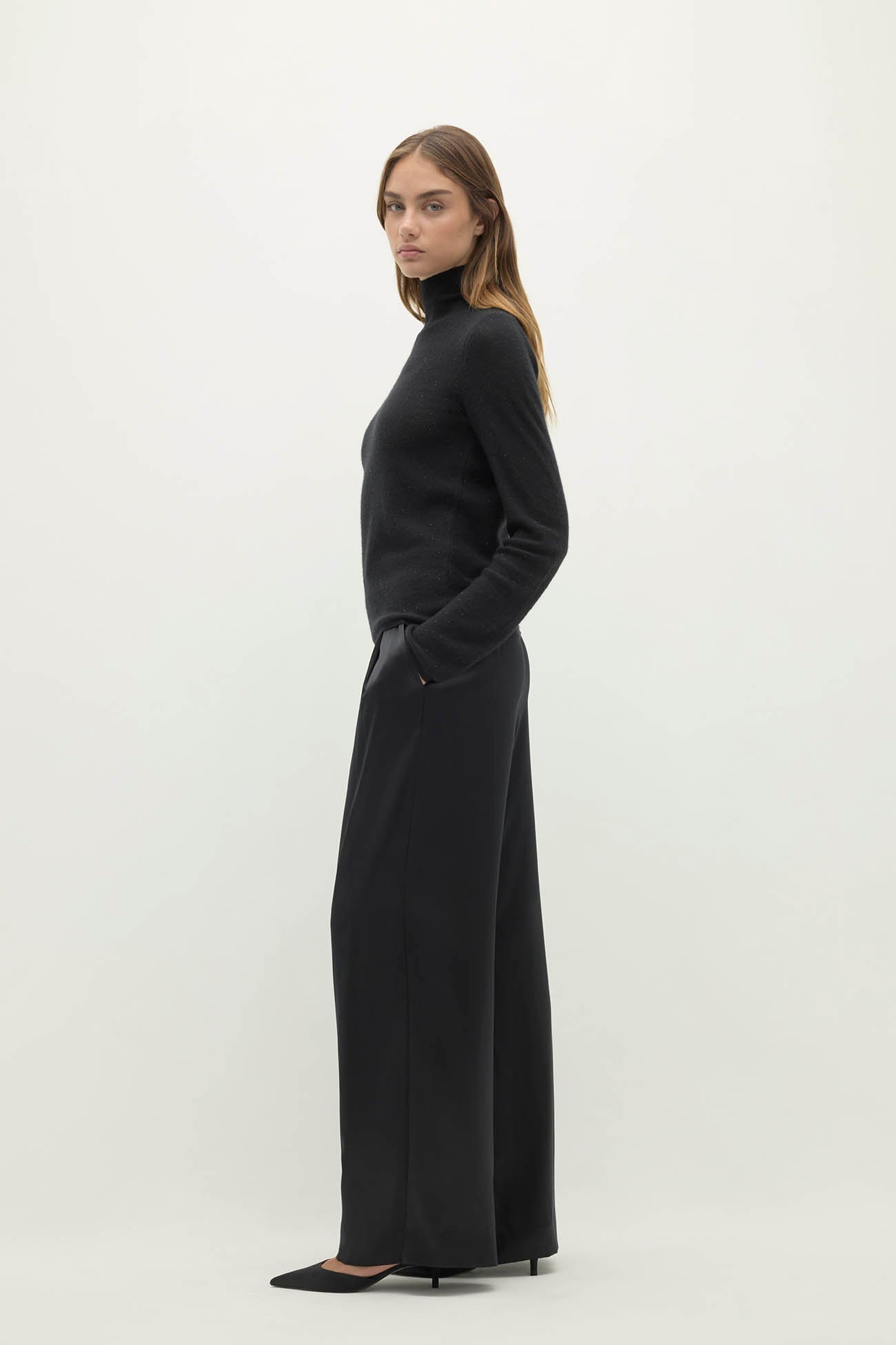 LIVIA SEQUIN TURTLENECK